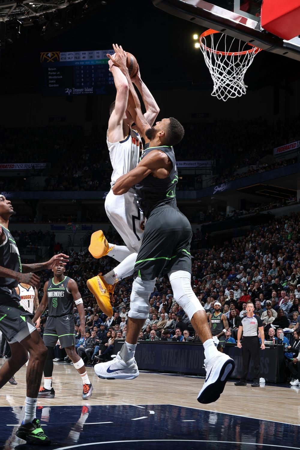 硬地的交锋 硬地的交锋