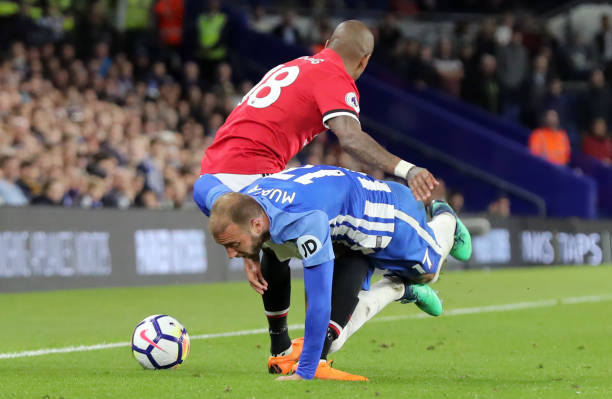 信任关系仍 信任关系仍